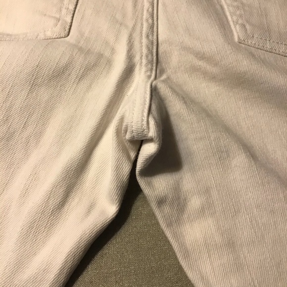 The Limited 917 Jeans White Capris - Picture 10 of 14
